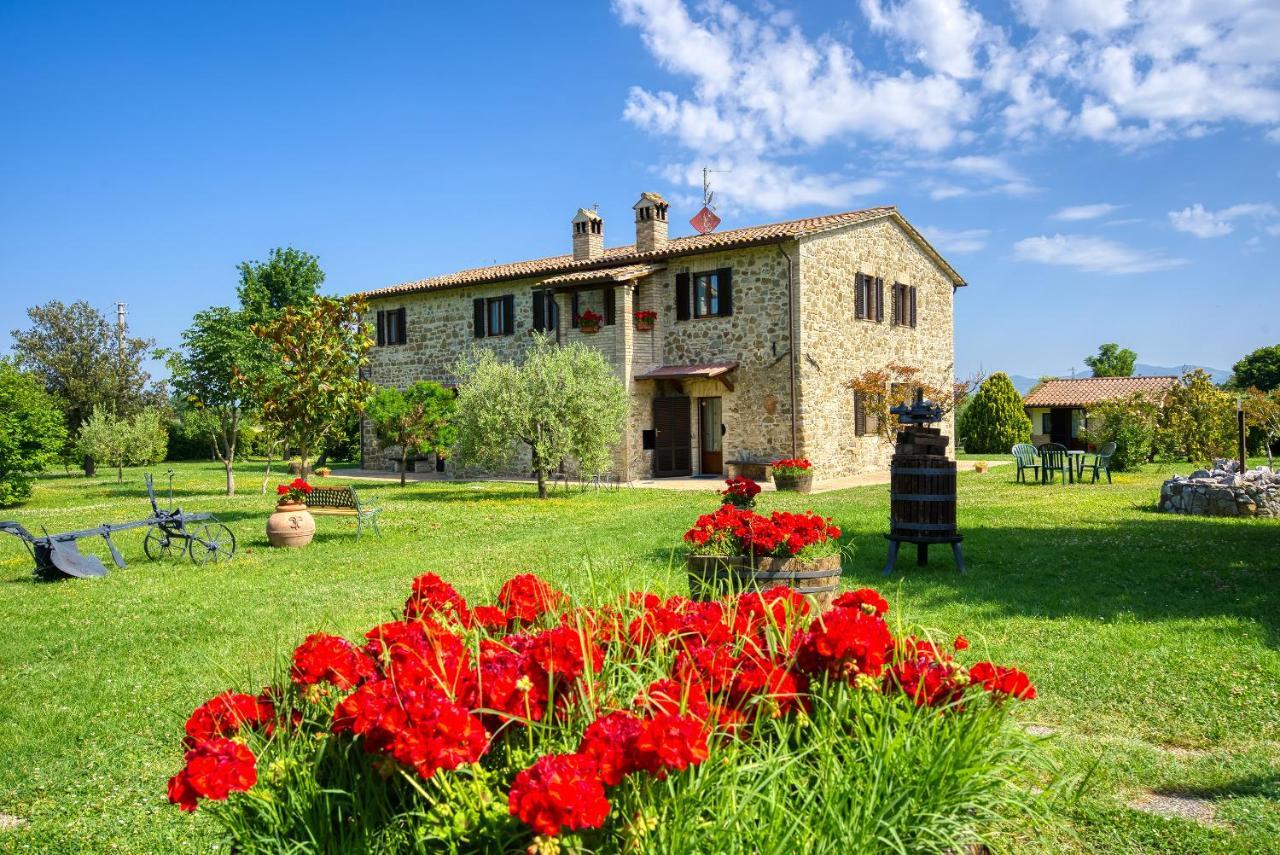 Agriturismo Le Terre del Casale Asís Exterior foto