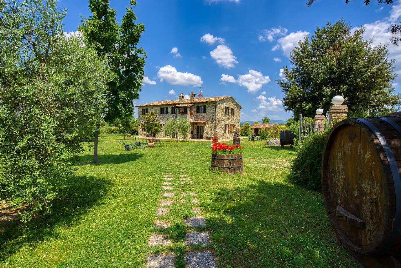 Agriturismo Le Terre del Casale Asís Exterior foto