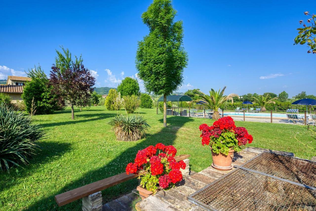 Agriturismo Le Terre del Casale Asís Exterior foto